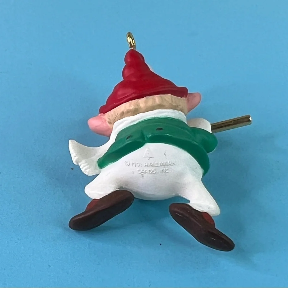 Hallmark Keepsake Ornament Hark! Its Herald Handcrafted & Dated 1991 QX437-9